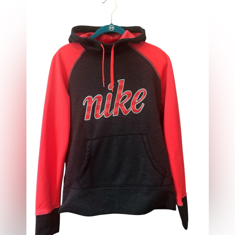 Nike women’s dry fit hoodie size M.